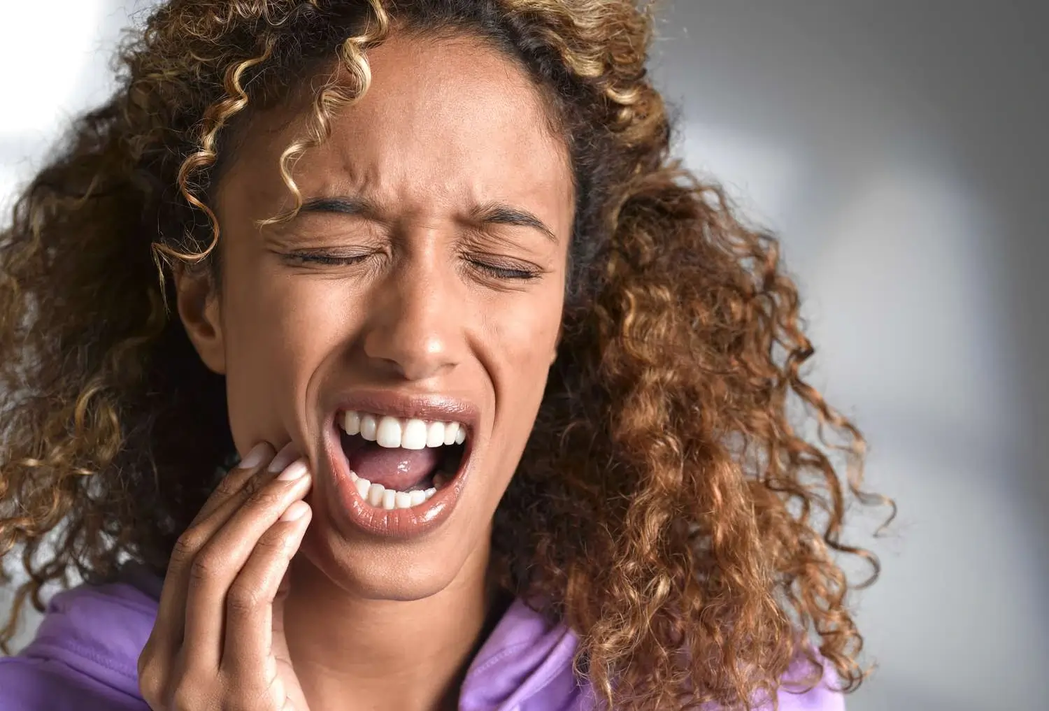 How Can You Soothe Sensitivity After a Teeth Whitening Session Wakefield?